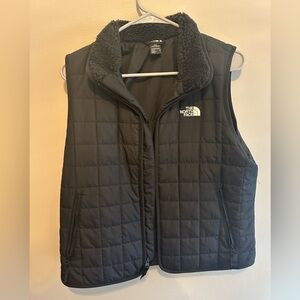 Women north face black vest